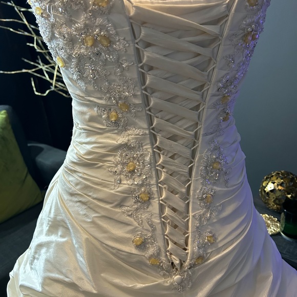 MADISON COLLECTION CHAMPAGNE SATIN WEDDING GOWN US SIZE 8 - Picture 8 of 11